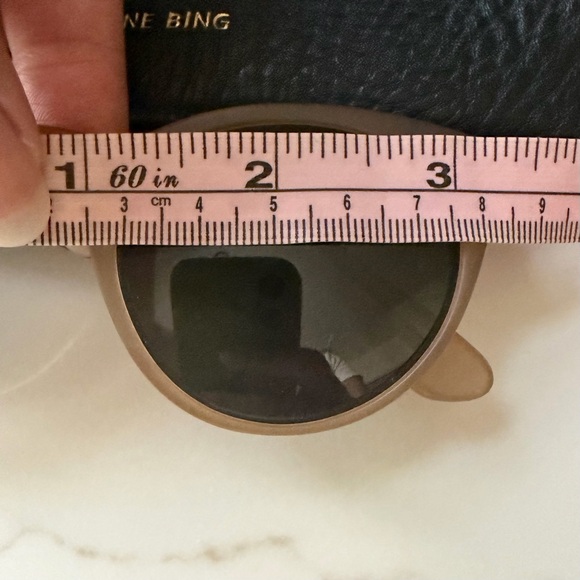 NWOT Anine Bing Beige Sunglasses with Black Case - Picture 7 of 7